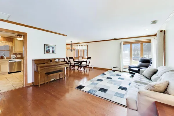 $525,000 | 714 West Campbell Street, Arlington Heights, IL 60005