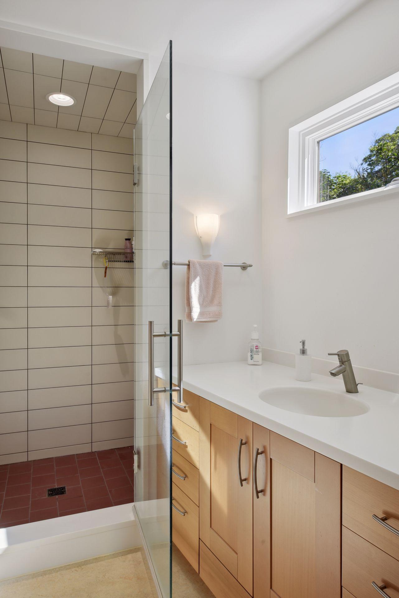 13733 Spring Lake Road Minnetonka, MN 55345 - Photo 25 of 51