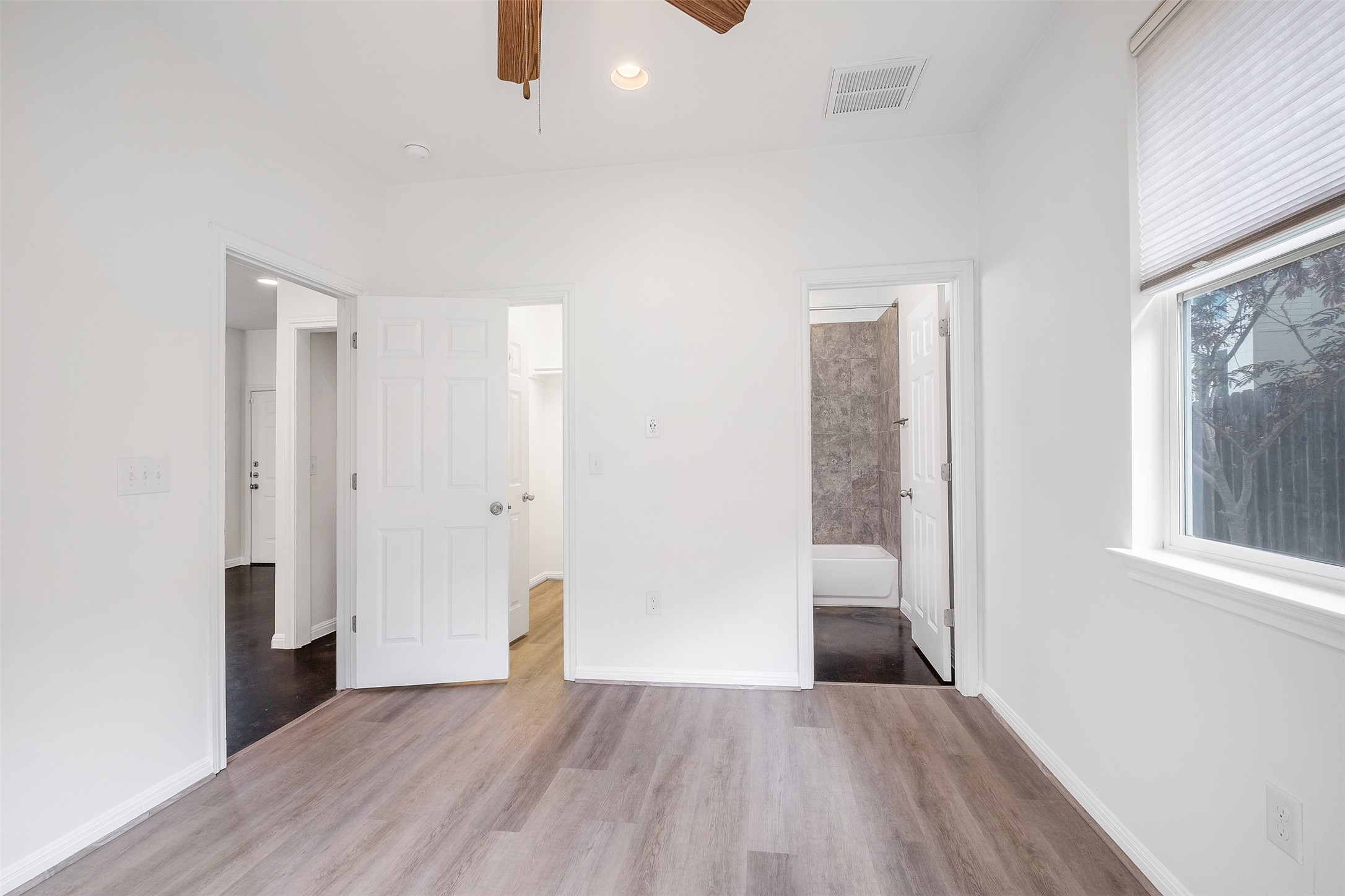 6404 Carson Ridge, Unit B Austin, TX 78741 - Photo 16 of 23 Gallery Image 16