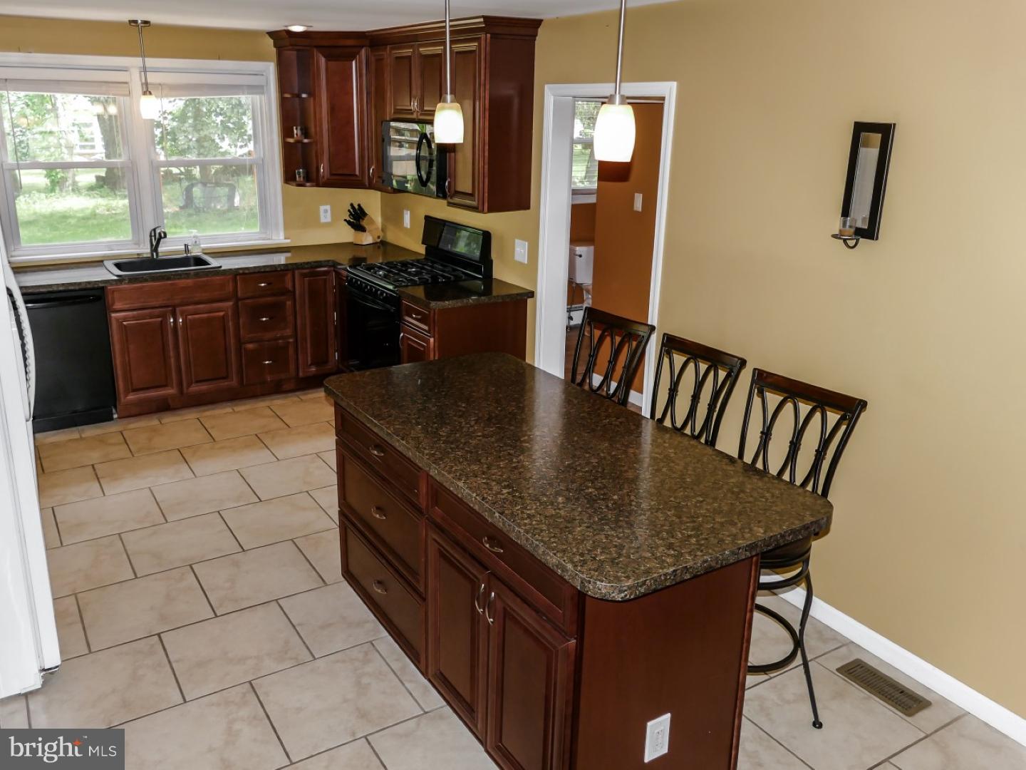 1145 Meadowbrook Road Southampton, PA 18966 - Photo 3 of 21 Gallery Image 3