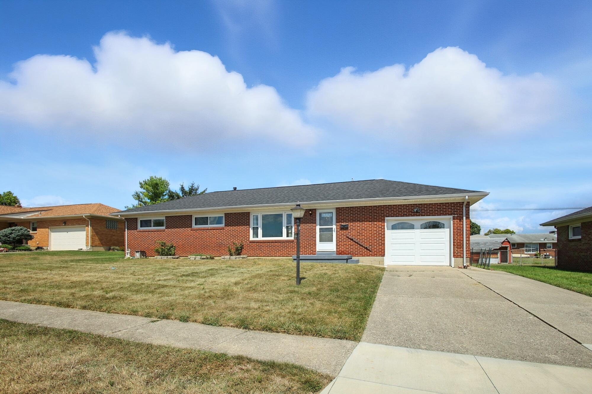 1334 Midland Road Springfield, OH 45503 - Photo 2 of 38
