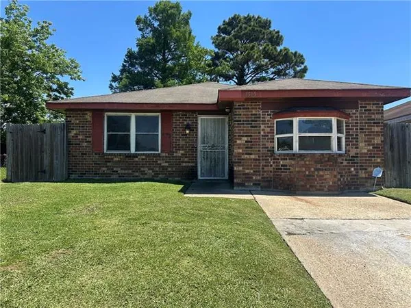 $1,800 | 7505 Shorewood Boulevard, New Orleans, LA 70128