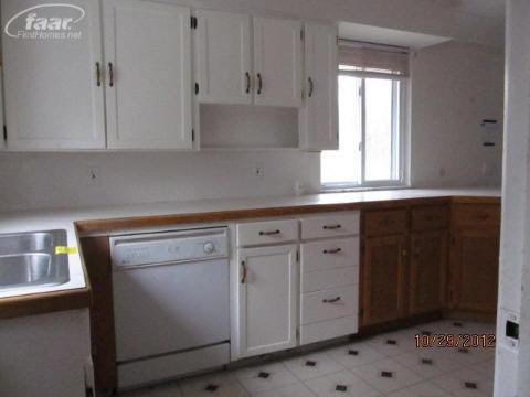 13304 North Center Road Clio, MI 48420 - Photo 2 of 21 20152591-1.JPG