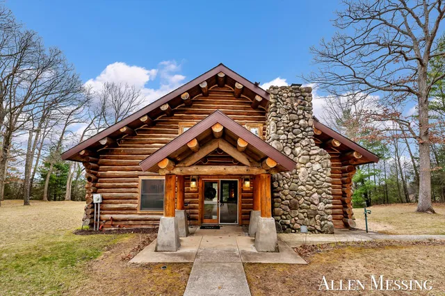 $549,900 | 3990 Croton Drive, Newaygo, MI 49337