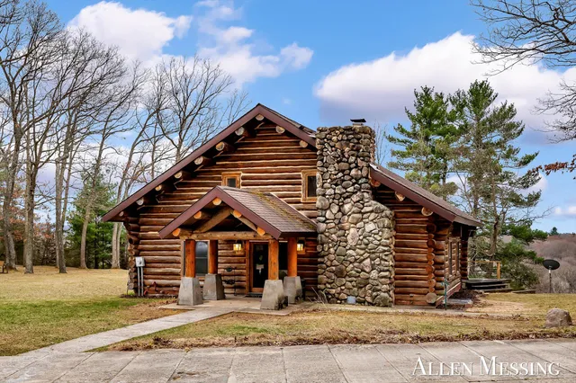 $549,900 | 3990 Croton Drive, Newaygo, MI 49337