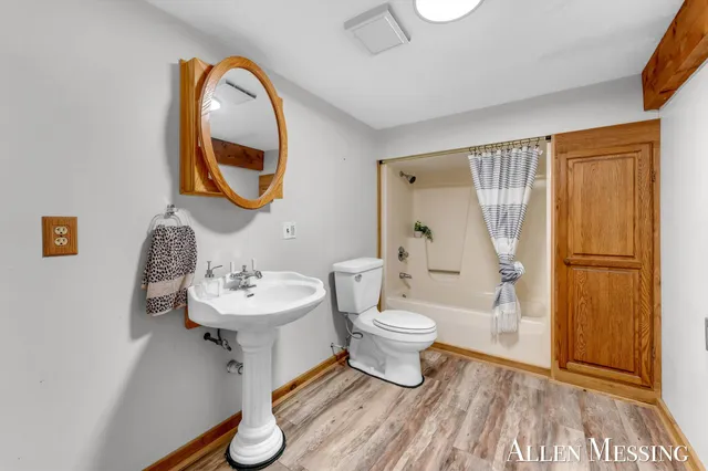 $549,900 | 3990 Croton Drive, Newaygo, MI 49337