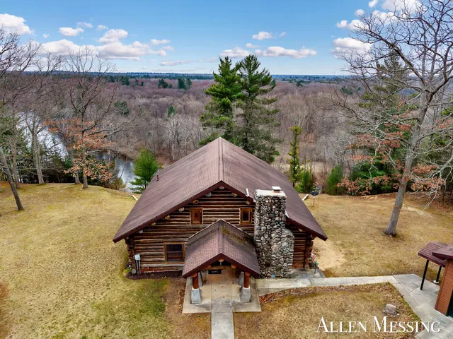 $549,900 | 3990 Croton Drive, Newaygo, MI 49337