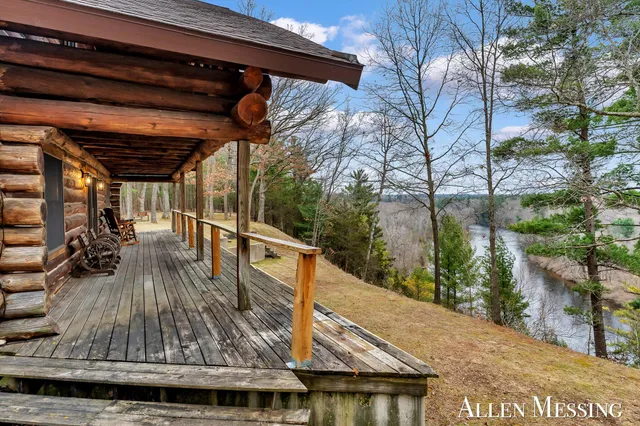 $549,900 | 3990 Croton Drive, Newaygo, MI 49337