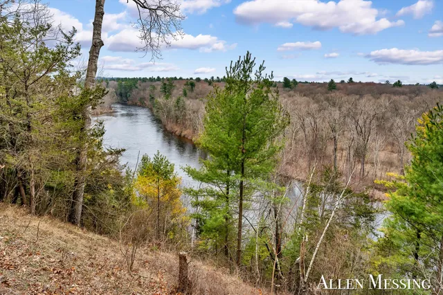 $549,900 | 3990 Croton Drive, Newaygo, MI 49337