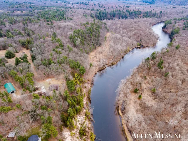 $549,900 | 3990 Croton Drive, Newaygo, MI 49337