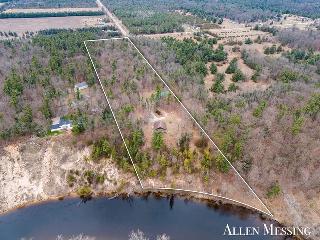 $549,900 | 3990 Croton Drive, Newaygo, MI 49337