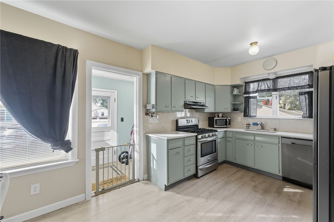 26 Blackburn Street Pawtucket, RI 02861 - Photo 16 of 31