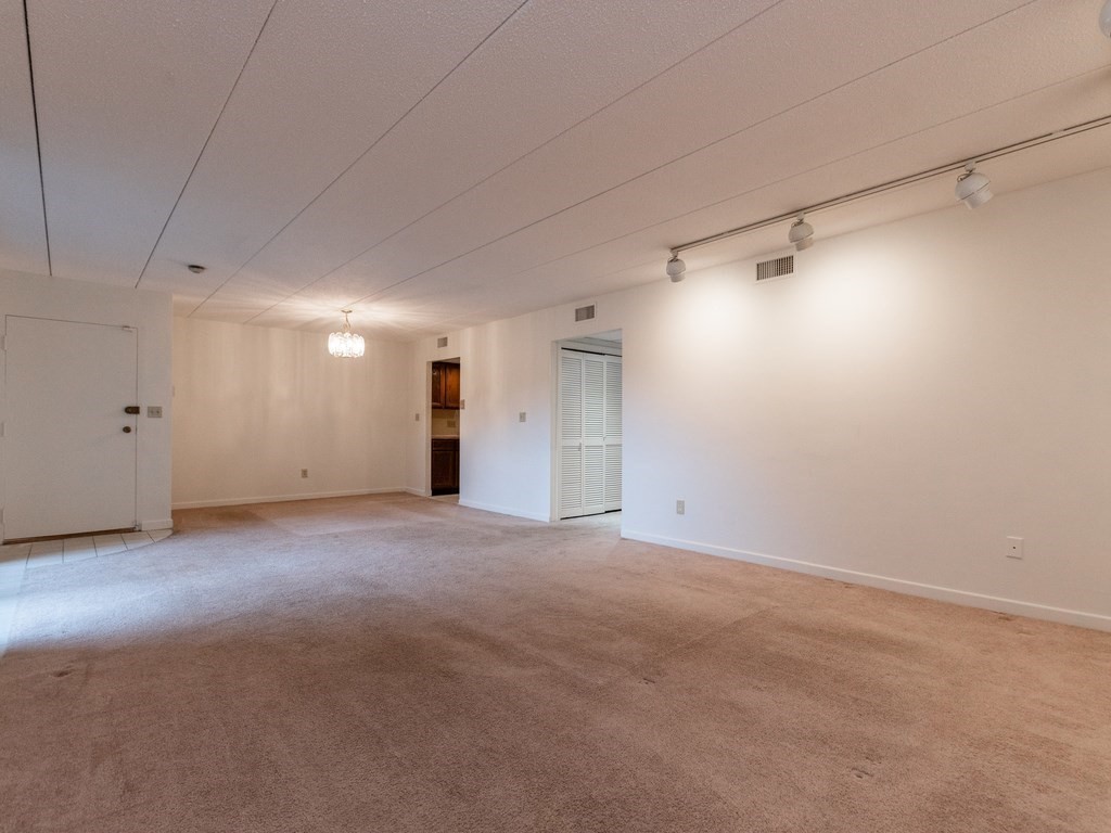 43 Angleside Road, Unit 1 Waltham, MA 02453 - Photo 5 of 27 Gallery Image 5