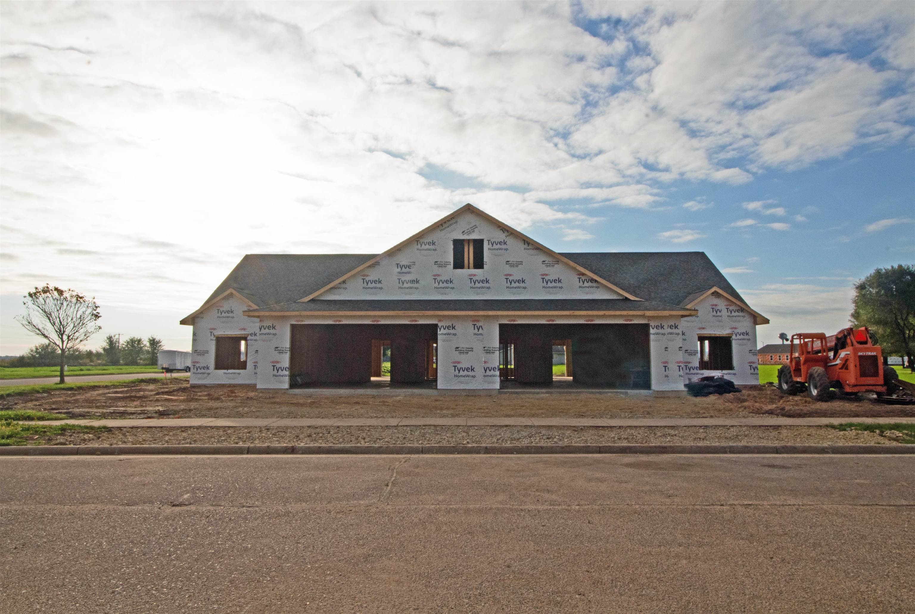 1 Unit Spring Spring Green, WI 53588 - Photo 2 of 12 Gallery Image 2