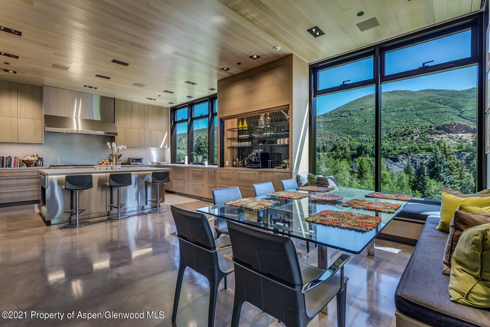 276 Coach Road Aspen, CO 81611 - Photo 18 of 68 18-Breakfast Room & Kitchen