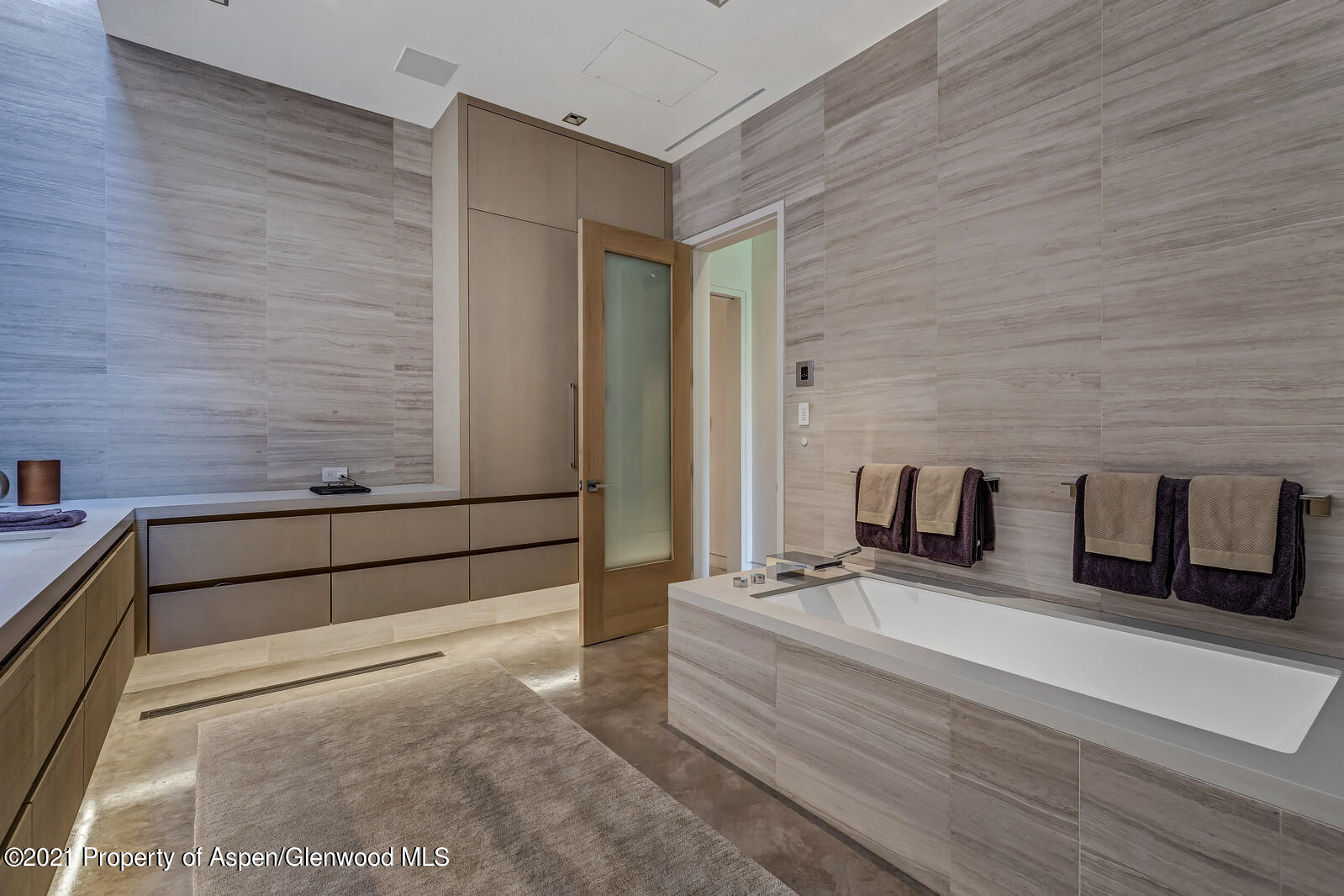 276 Coach Road Aspen, CO 81611 - Photo 32 of 68 32-Master Bath 2