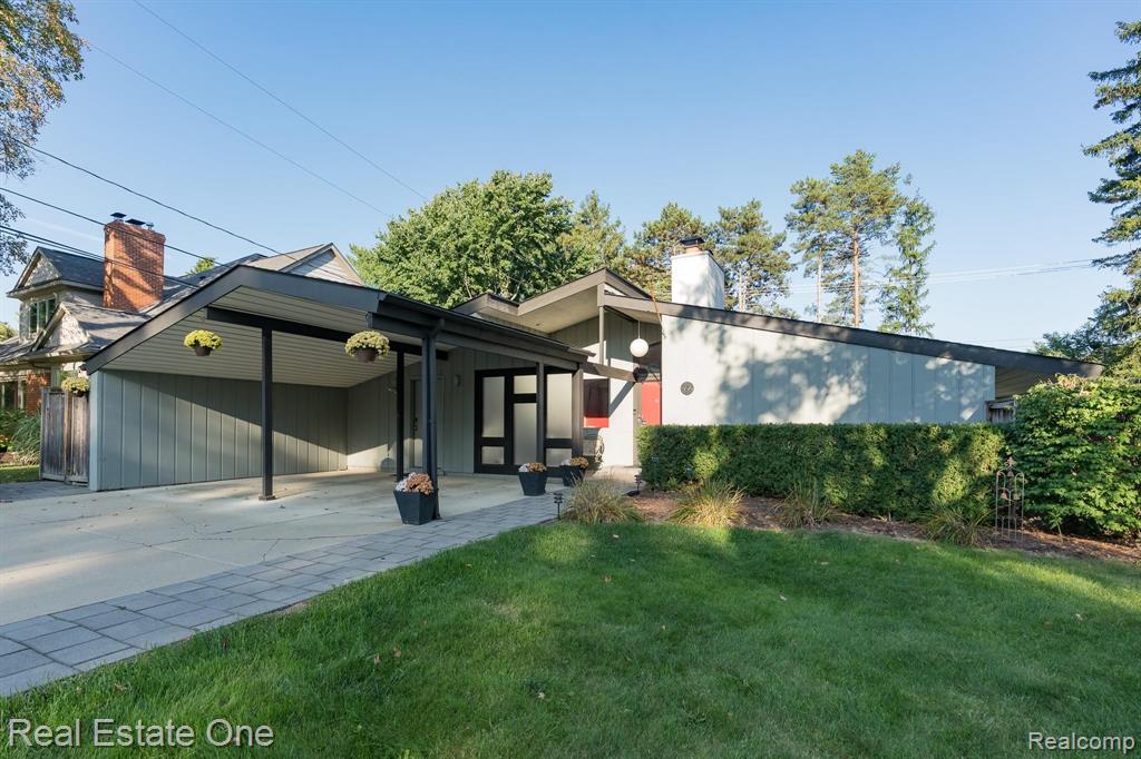 356 Charles Road Rochester, MI 48307 - Photo 1 of 31