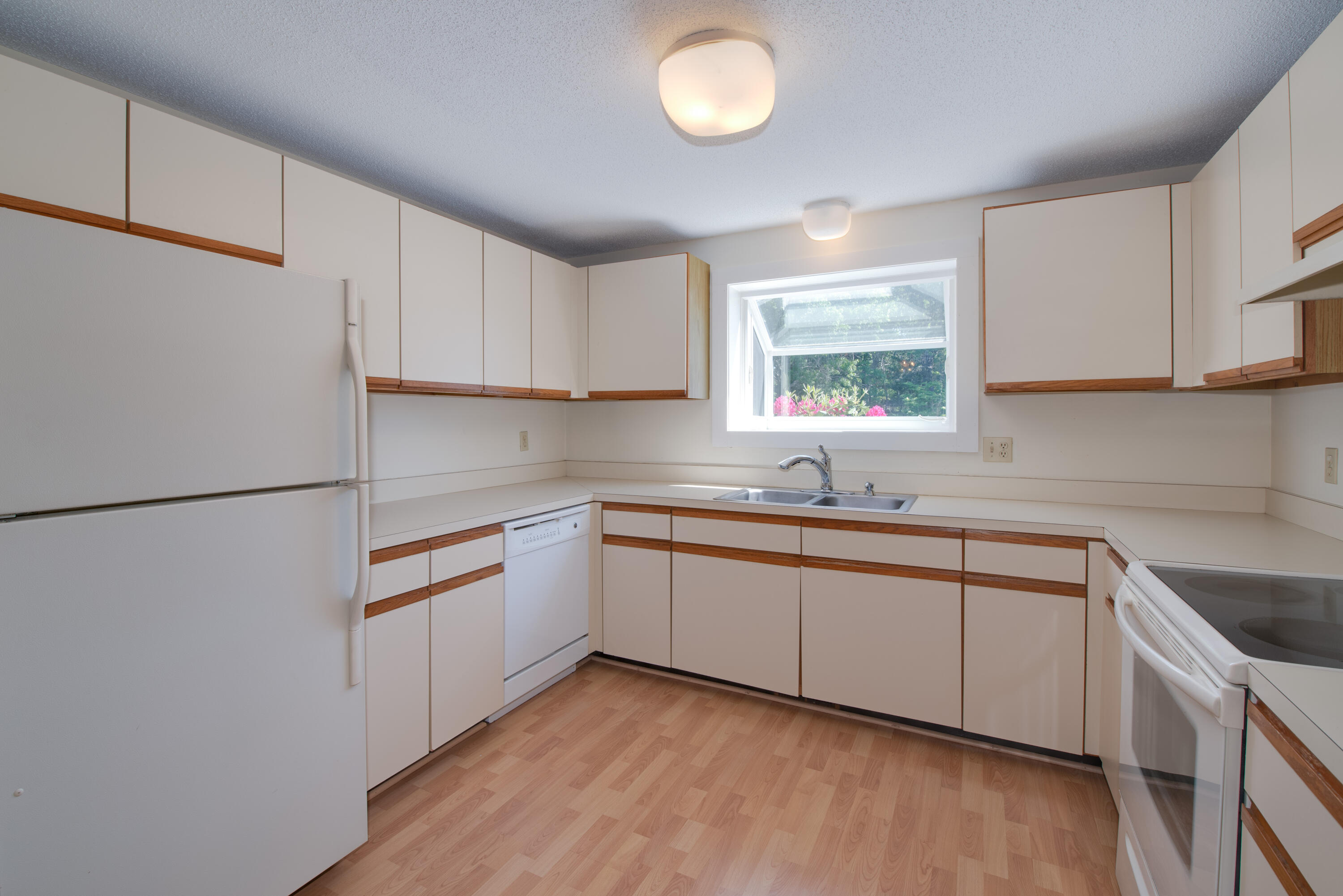 129 Shellback Way, Unit T Mashpee, MA 02649 - Photo 4 of 29 129T Shellback-18