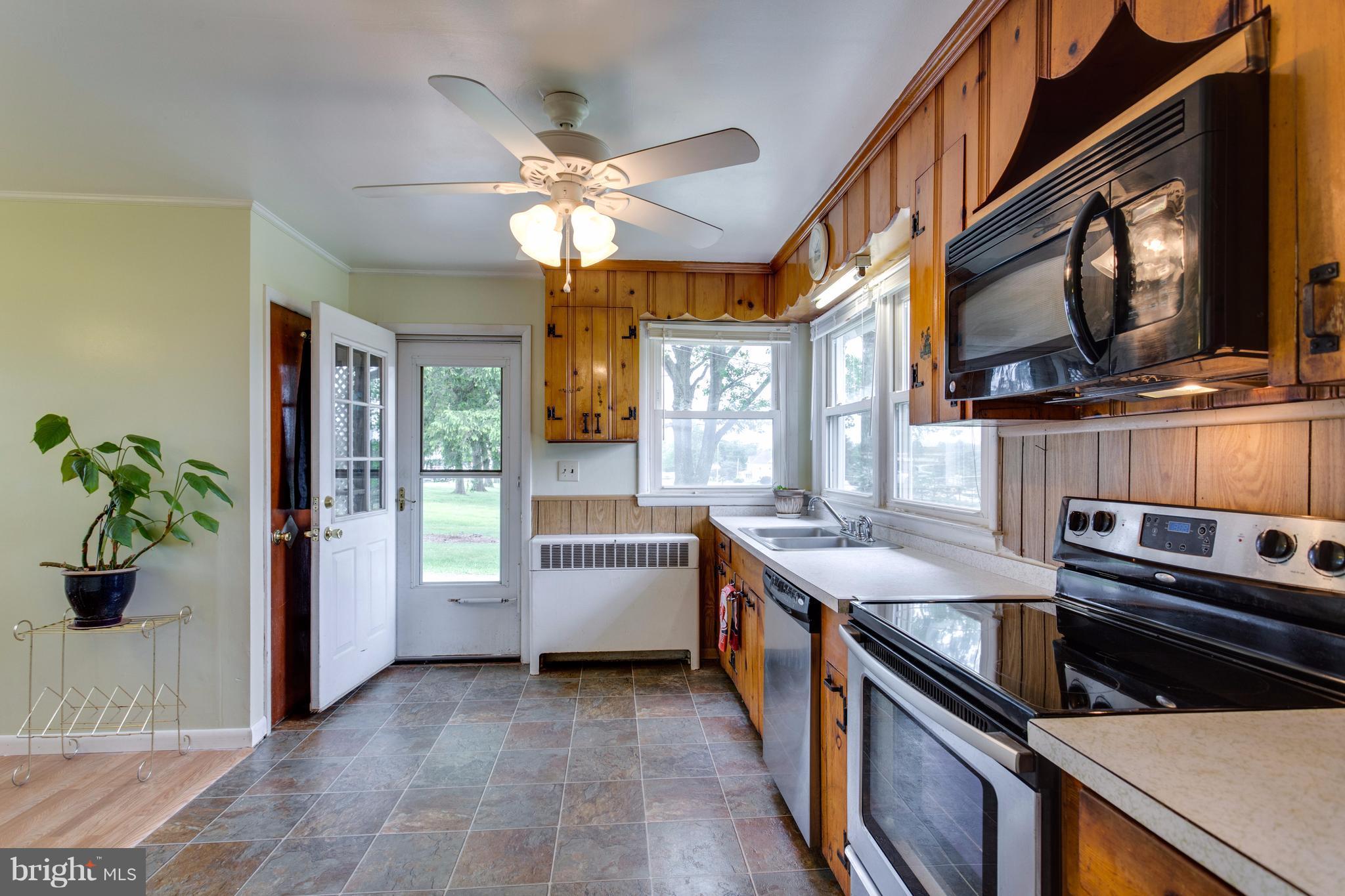 4365 Salem Bottom Road Westminster, MD 21157 - Photo 8 of 29 Updated appliances