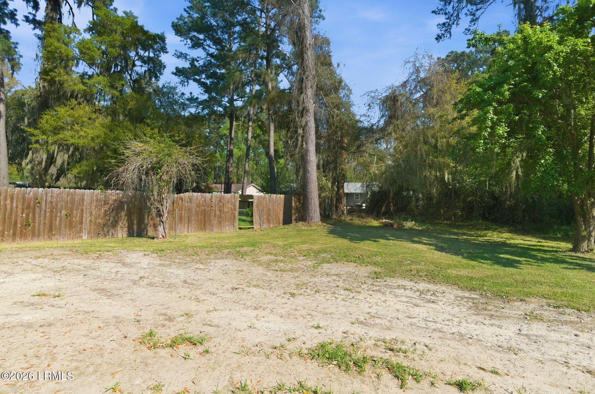 3014 Shell Point Road Beaufort, SC 29906 - Photo 32 of 45 lp2603221-1037