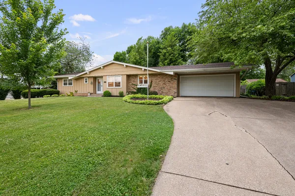 $330,000 | 4326 El Rancho Drive, Davenport, IA 52806