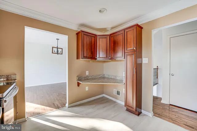 $4,100 | 4512 Lantern Place, Alexandria, VA 22306