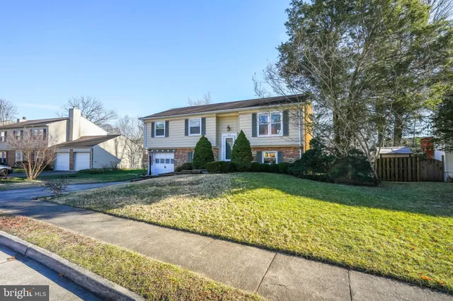 $4,100 | 4512 Lantern Place, Alexandria, VA 22306