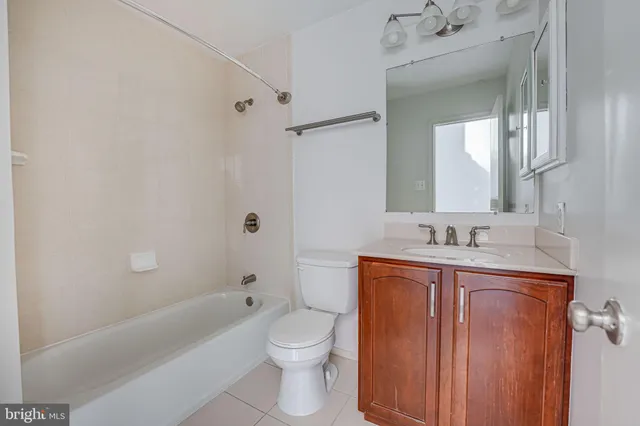 $4,100 | 4512 Lantern Place, Alexandria, VA 22306