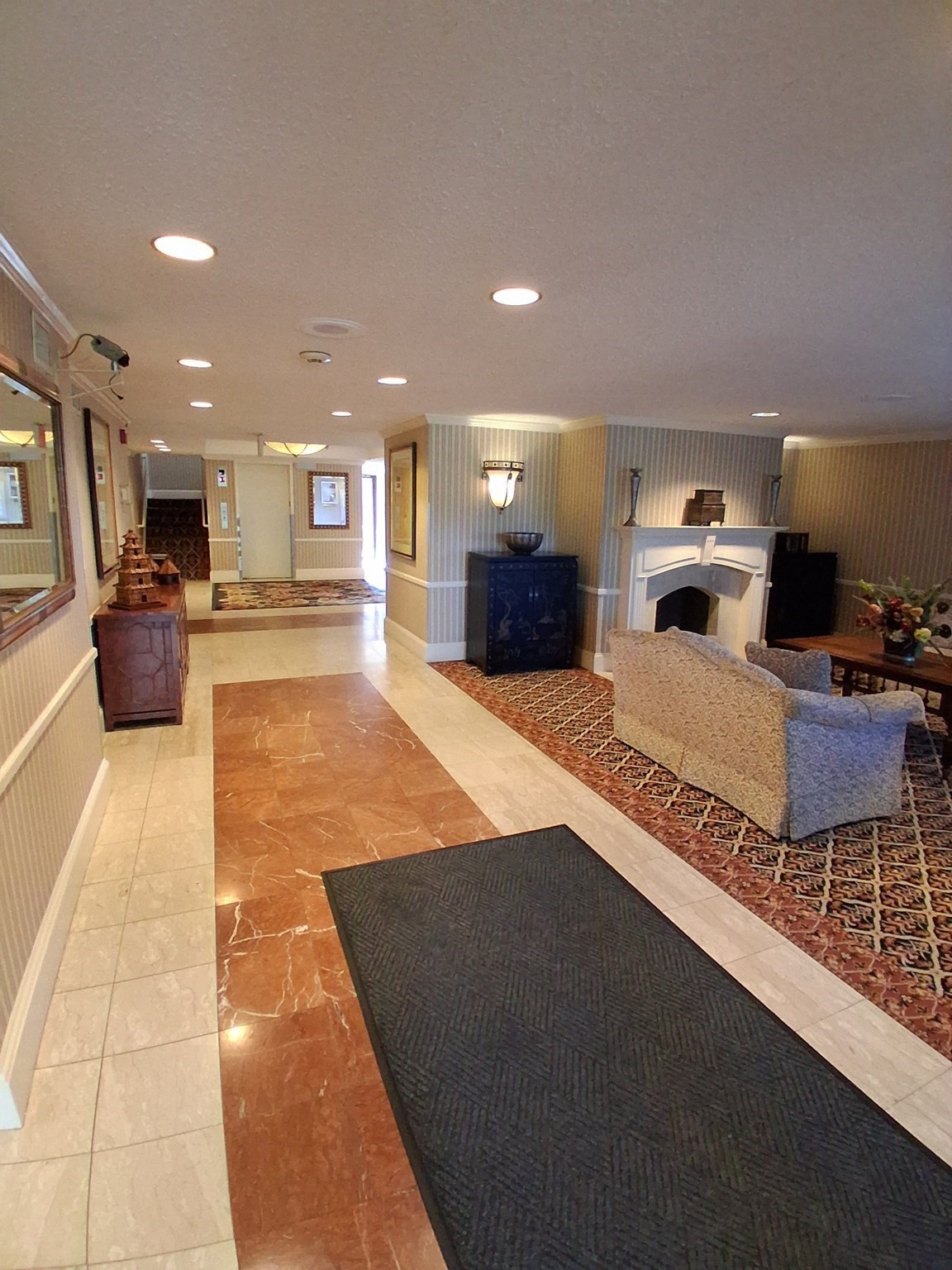 1004 Paradise Road, Unit 2M Swampscott, MA 01907 - Photo 2 of 23 Gallery Image 2