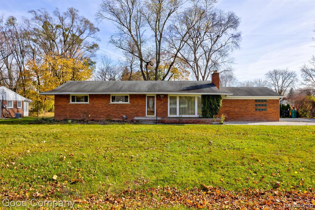 28356 Ridgebrook Road Farmington Hills, MI 48334 - Photo 1 of 44