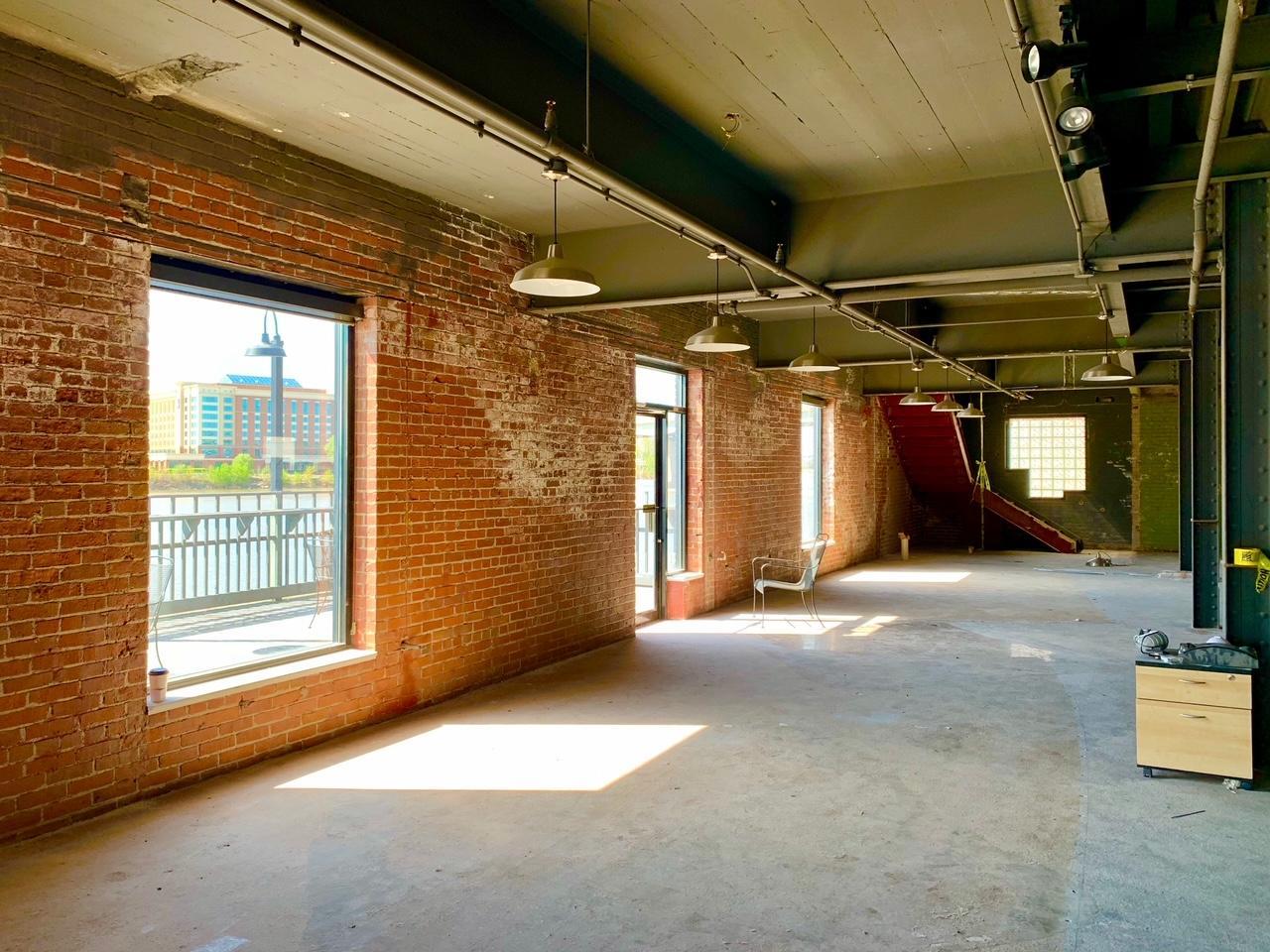 330 Southwest Water Street Peoria, IL 61602 - Photo 11 of 17 a view of a indoor garage
