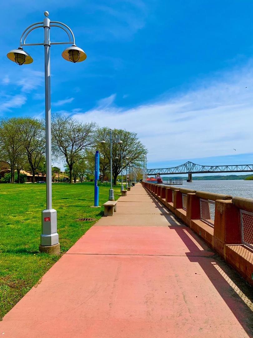 330 Southwest Water Street Peoria, IL 61602 - Photo 14 of 17 a view of a swimming pool with a yard