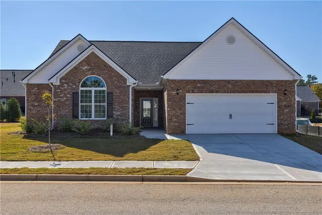 $2,300 | 931 Park Pl Street, Social Circle, GA 30025