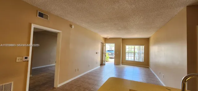 $2,000 | 10312 Fox Trail Road South, Unit 1004, Royal Palm Beach, FL 33411