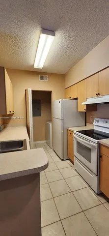 $2,000 | 10312 Fox Trail Road South, Unit 1004, Royal Palm Beach, FL 33411