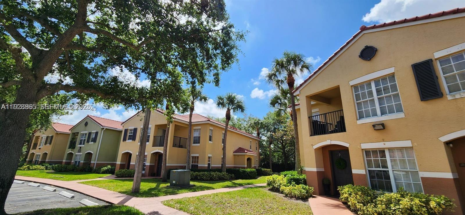 10312 Fox Trail Road South, Unit 1004 Royal Palm Beach, FL 33411 - Photo 10 of 13