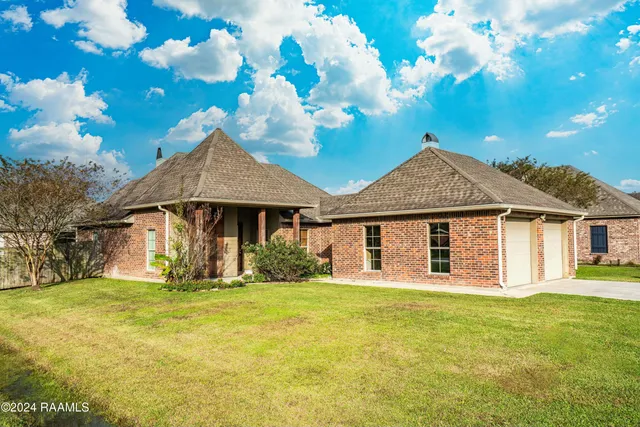 $1,800 | 101 Tara Oak Drive, Carencro, LA 70520