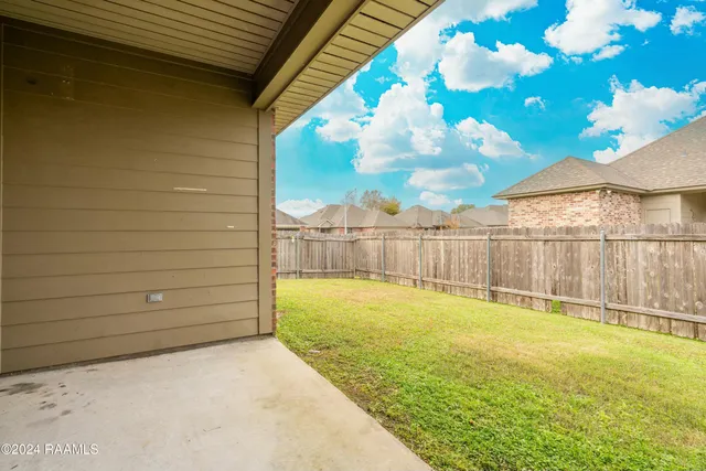 $1,800 | 101 Tara Oak Drive, Carencro, LA 70520