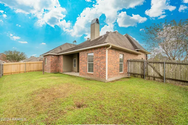$1,800 | 101 Tara Oak Drive, Carencro, LA 70520