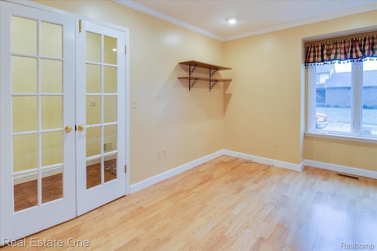 2051 Warrington Road Rochester, MI 48307 - Photo 34 of 64 35-35.jpg