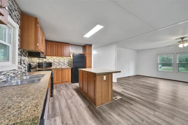 $1,950 | 22 Pine Street, New Waverly, TX 77358