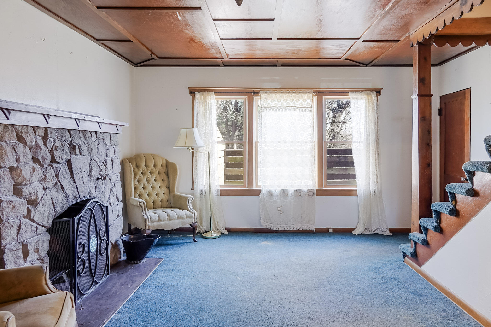 6665 Old Porter Road Portage, IN 46368 - Photo 7 of 20 a room with furniture and a window