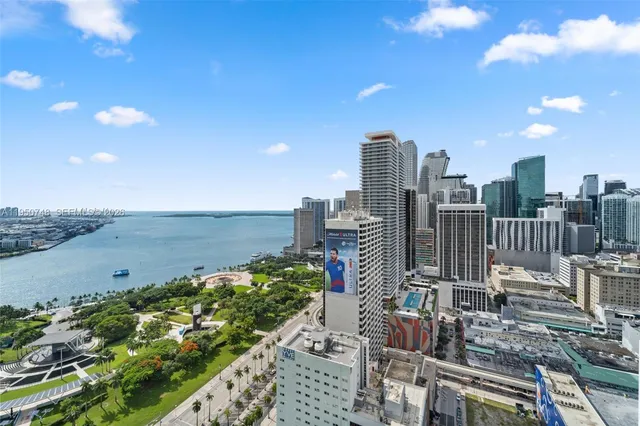 $2,400 | 244 Biscayne Boulevard, Unit 3507, Miami, FL 33132