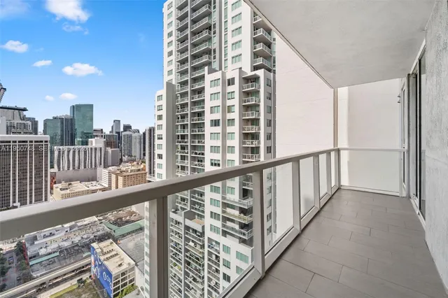 $2,400 | 244 Biscayne Boulevard, Unit 3507, Miami, FL 33132