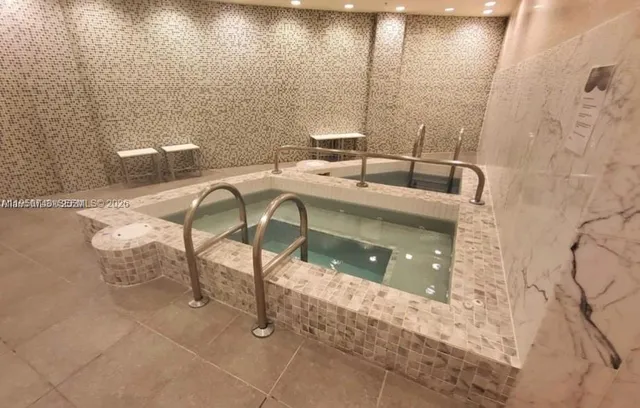 $2,400 | 244 Biscayne Boulevard, Unit 3507, Miami, FL 33132