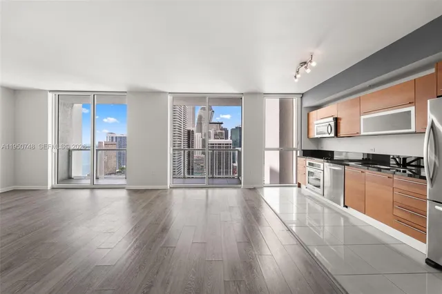 $2,400 | 244 Biscayne Boulevard, Unit 3507, Miami, FL 33132