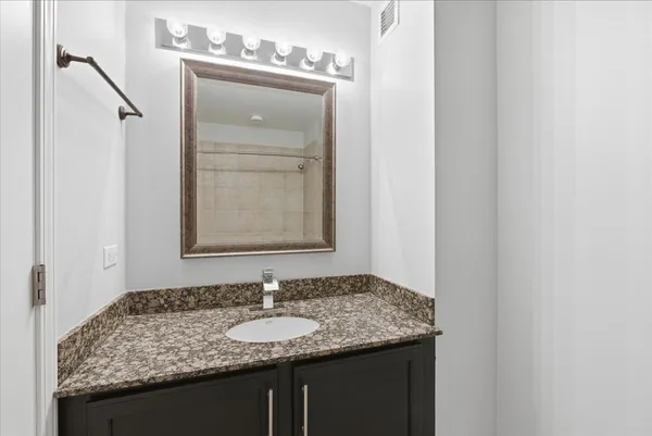 $4,000 | 340 West Superior Street, Unit 1601, Chicago, IL 60654