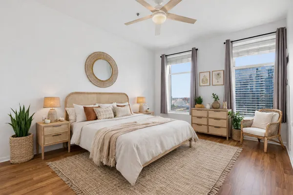 $4,000 | 340 West Superior Street, Unit 1601, Chicago, IL 60654