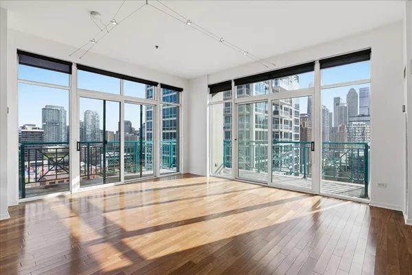 $4,000 | 340 West Superior Street, Unit 1601, Chicago, IL 60654
