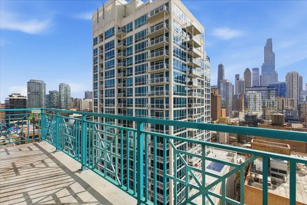 $4,000 | 340 West Superior Street, Unit 1601, Chicago, IL 60654